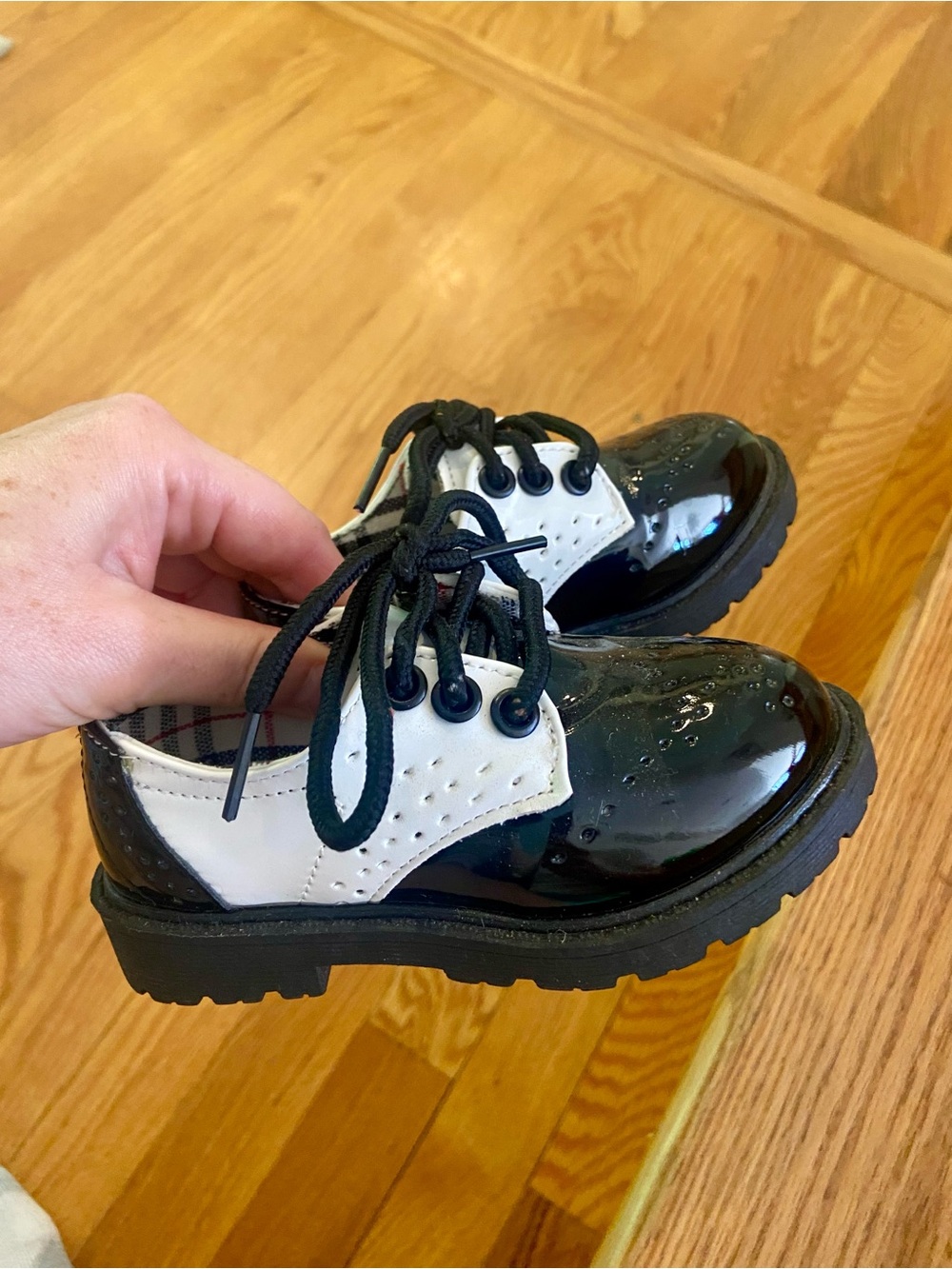 Dapper Black and White lace up Patent leather Oxford Kids Dress saddle Shoes